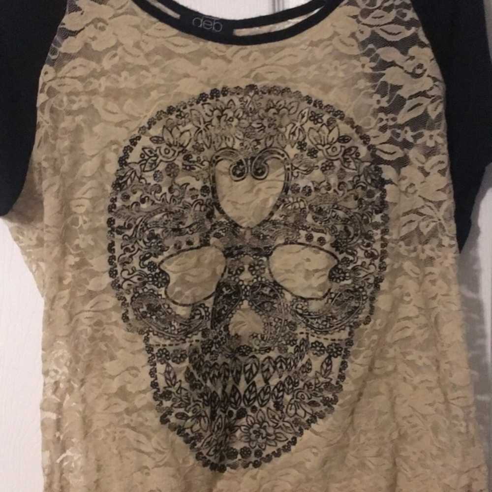 Lacy skull shirt